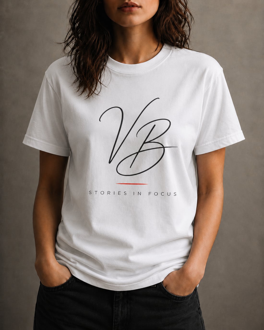 Exemplu tricou alb cu logo VB