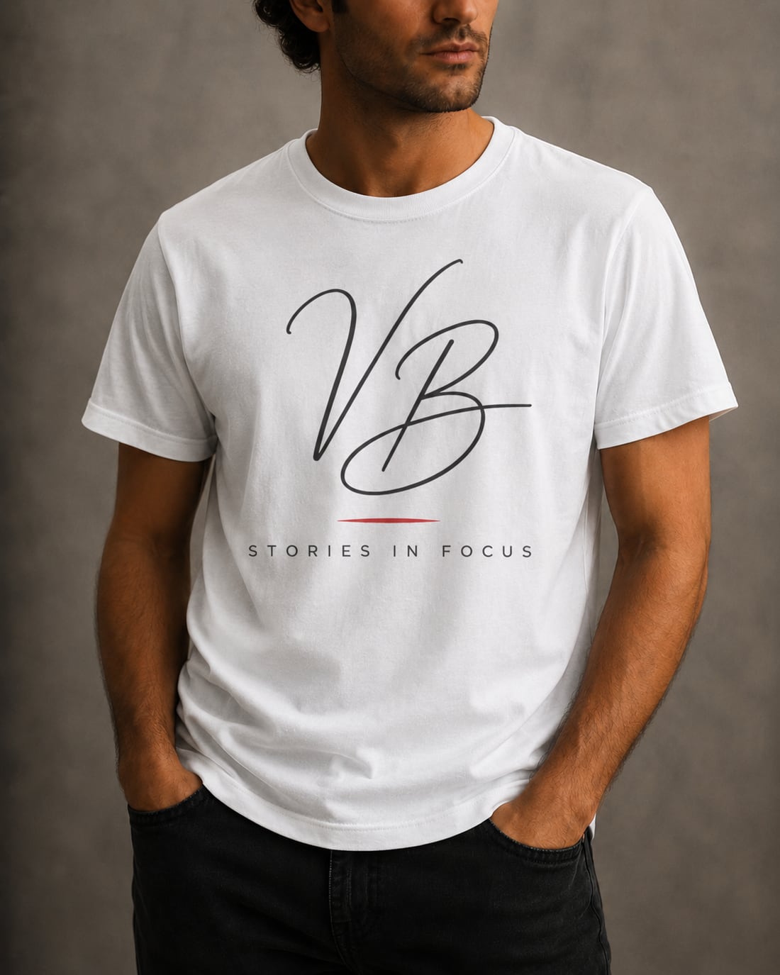 Exemplu tricou alb pentru bărbați cu logo VB